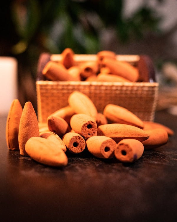 Serene Sandalwood Backflow Incense Cones 50pcs 3.jpg Serene Sandalwood Backflow Incense Cones 50pcs 3.jpg