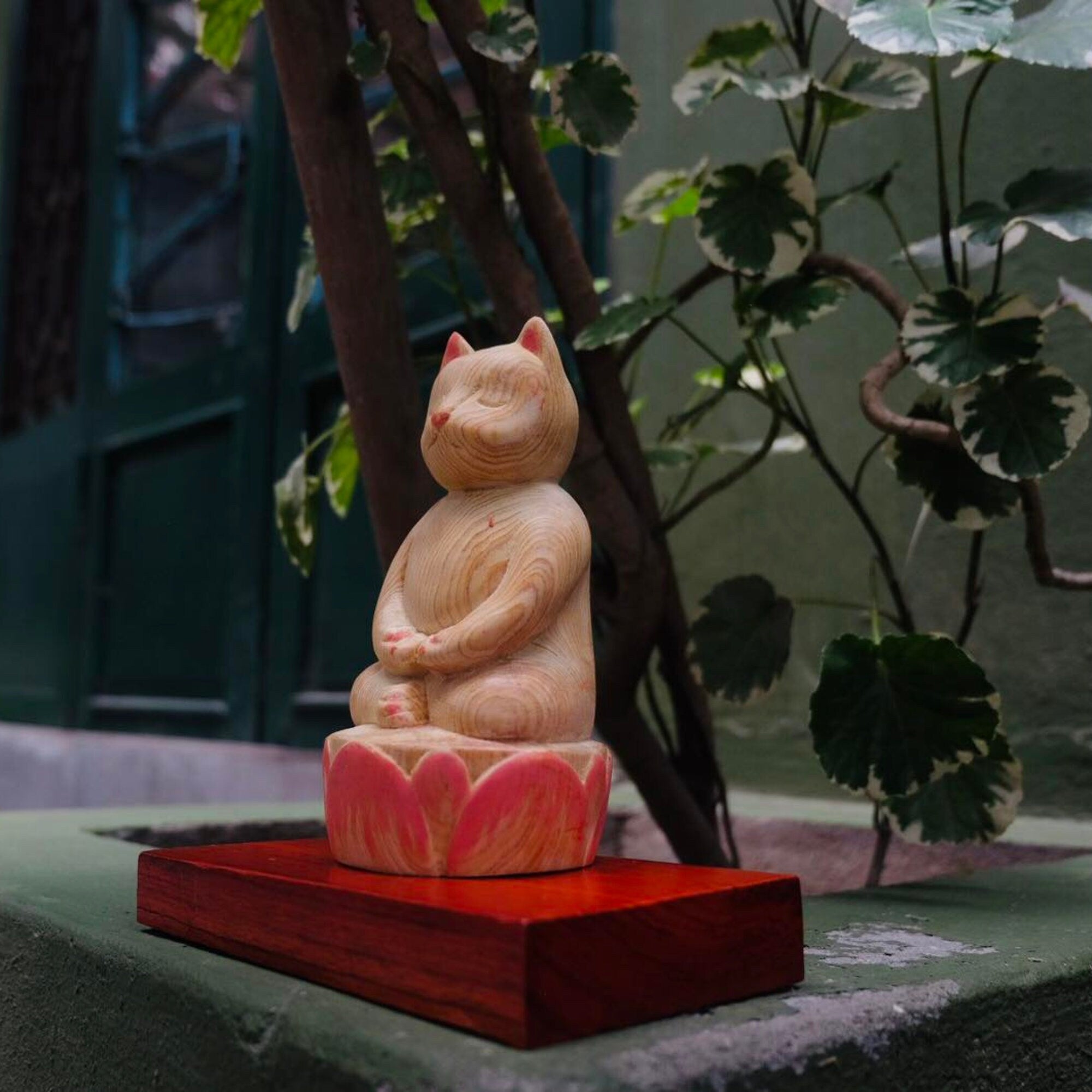 luci cat meditating cat statue 4.jpg luci cat meditating cat statue 4.jpg